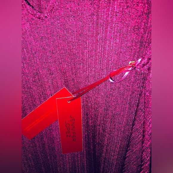 Jennifer Lopez crewneck tank with cut out choker Cascade Hem size Medium NWT - Picture 11 of 15